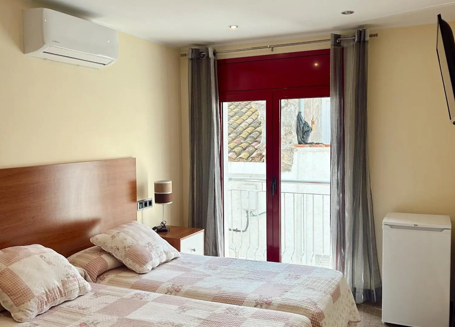 Hostal La Tina El Port De La Selva 2*,  Spanien