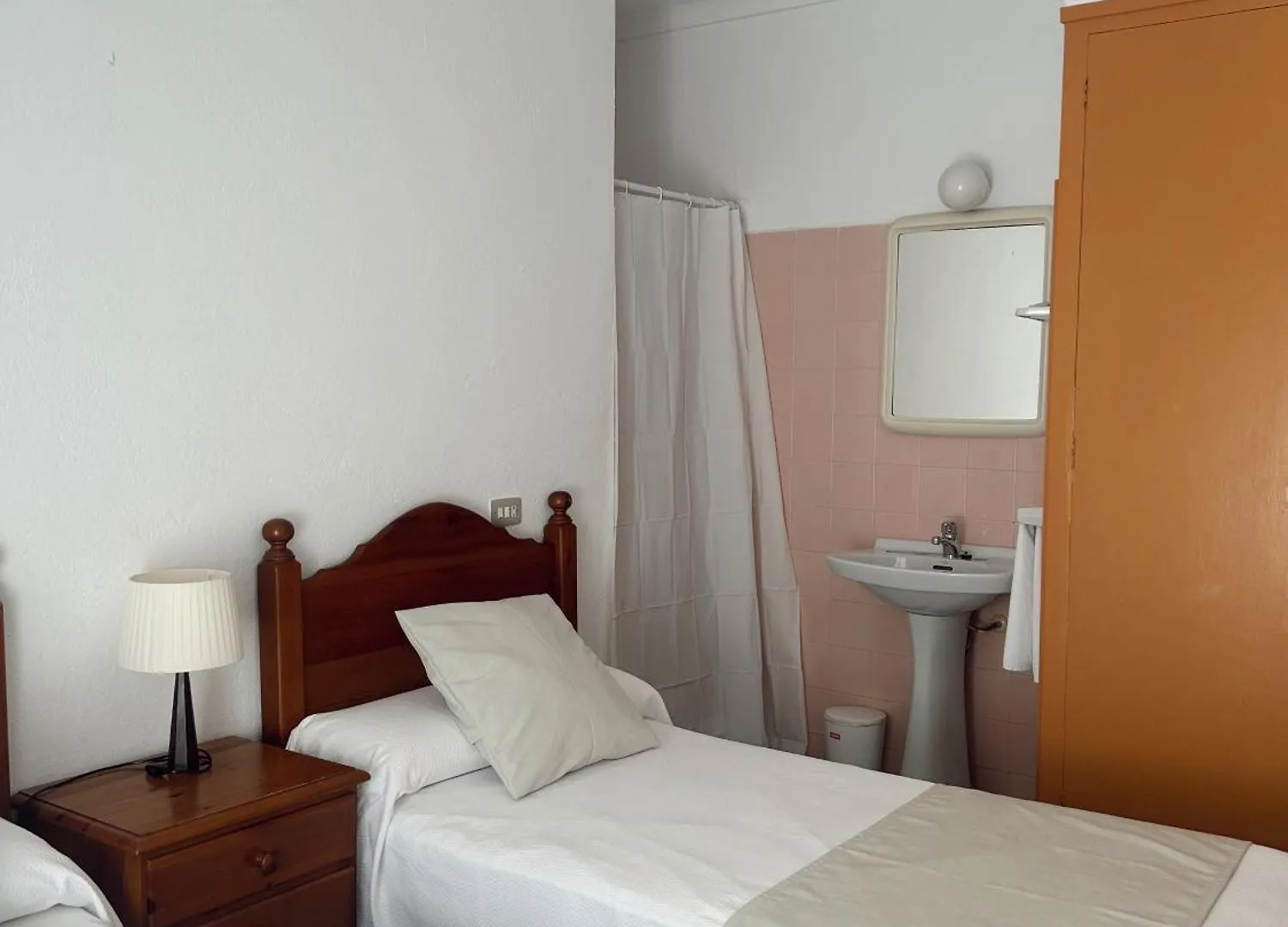 ** Hotel Hostal La Tina El Port De La Selva Spanien